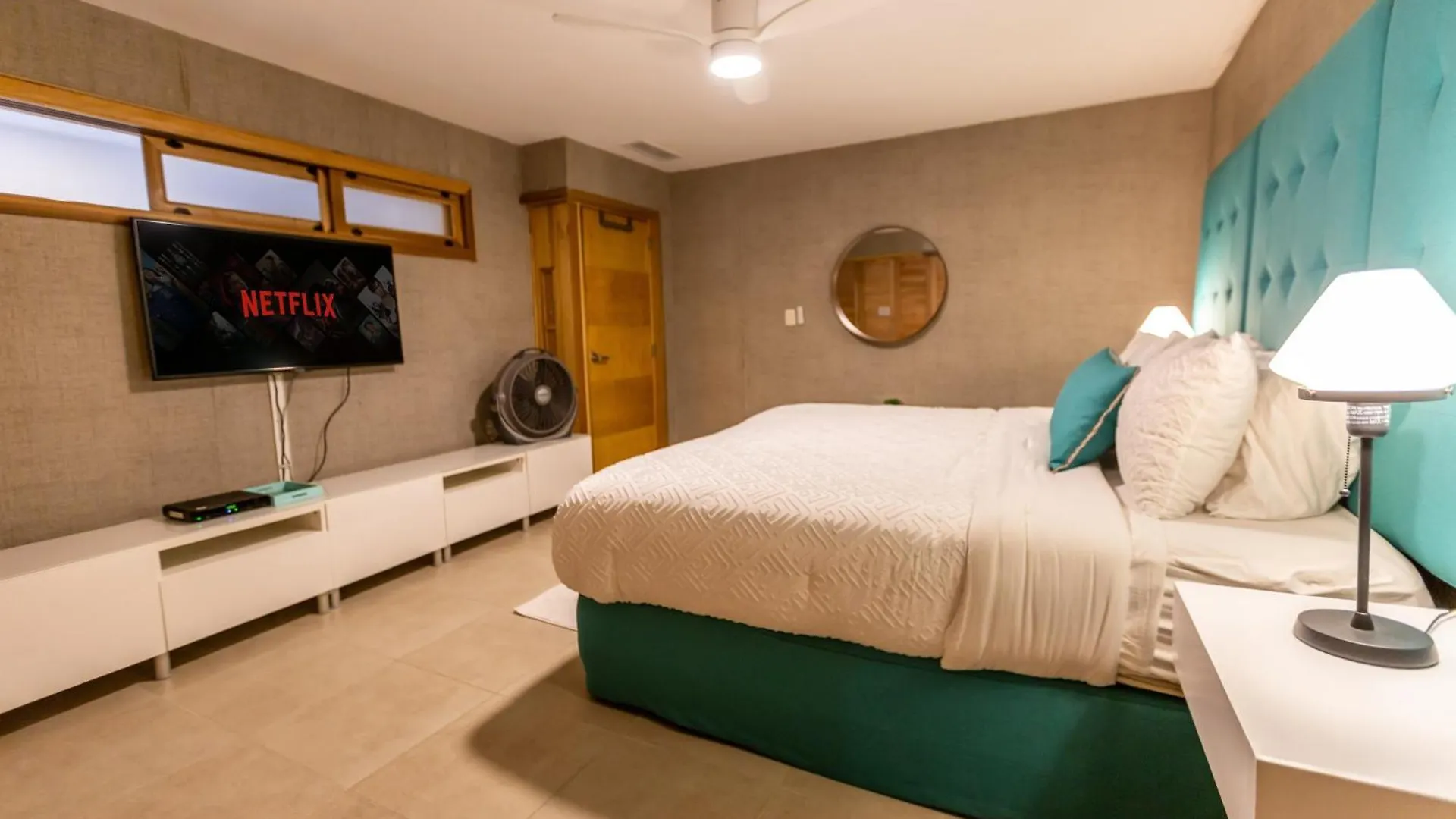 Marbella Juan Dolio Beachfront ile iletişim